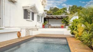 Πισίνα στο ή κοντά στο Villa Prestige