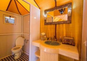 Koupelna v ubytování Amazing Luxury Camp