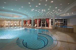 Bazén v ubytování TH Corvara - Greif Hotel nebo v jeho okolí