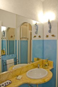 A bathroom at Borgo Riccio