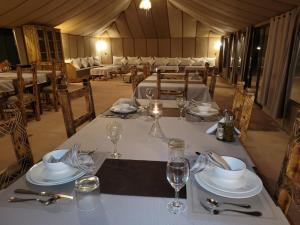 Restaurace v ubytování Ammar Luxury Camp