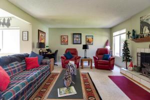 Posezení v ubytování Fourth Sisters Hideaway