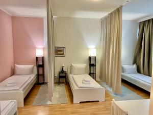 Ảnh trong thư viện ảnh của Hevals Budget & Beyond Apartments ở Berlin +35 ảnh