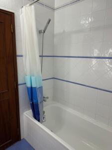 Koupelna v ubytování Apartamento Torre da Medronheira + 11 fotografií