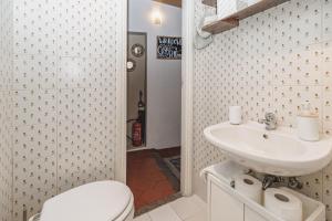 Kúpeľňa v ubytovaní Campo De Fiori - Casa Pettinari 78