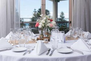 Rydges Cronulla Beachside餐厅或其他用餐的地方