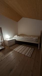 Ένα ή περισσότερα κρεβάτια σε δωμάτιο στο Casa14 - Swiss houses +140 φωτογραφίες