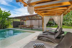 Πισίνα στο ή κοντά στο Casa Heliconias La Fortuna Private Pool