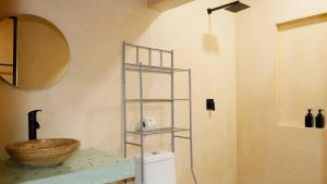 Ένα μπάνιο στο Casa Eve room 4