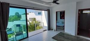 Φωτογραφία από το άλμπουμ του Suksan Seaview Apartment σε Hua Thanon Beach
