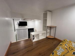 Μια τηλεόραση ή/και κέντρο ψυχαγωγίας στο Residencial SA +62 φωτογραφίες