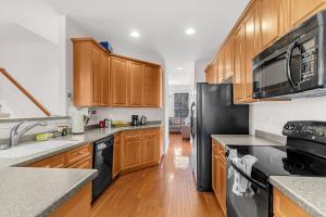 Fotografie z fotogalerie ubytování Modern Townhome Near Charleston v destinaci Ladson