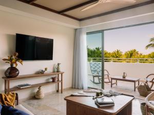 Televiisor ja/või meelelahutuskeskus majutusasutuses Zel Punta Cana- All inclusive