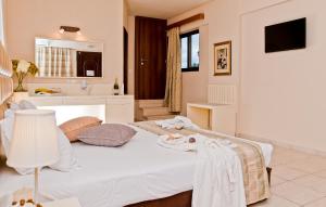 Postel nebo postele na pokoji v ubytování ST CONSTANTIN SEA HOTEL & SPA RESORT