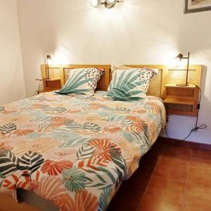 Un pat sau paturi într-o cameră la Appartement Croisette