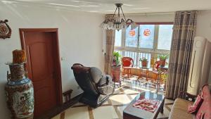 Posezení v ubytování Mommy's home with breadfast and food and more + 58 fotografií