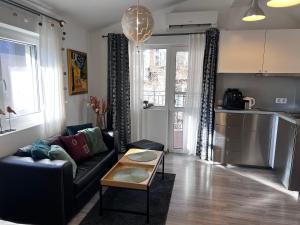 Η κουζίνα ή μικρή κουζίνα στο The Yellow House in Sofia