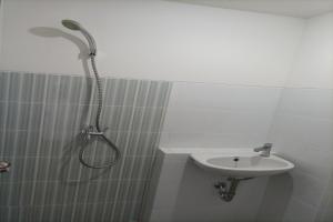 Φωτογραφία από το άλμπουμ του Jasmine Park JP Rooms σε Kedungbadak +2 φωτογραφίες