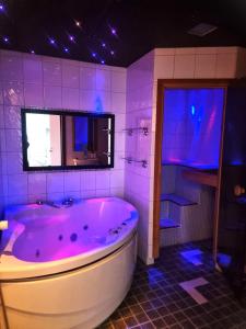 Fotografie z fotogalerie ubytování IM Apartments - with private jacuzzi and sauna in the heart of Vaasa v destinaci Vaasa
