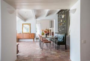 Khu vực ghế ngồi tại Ile de Re - 9 people - beach by foot - pool