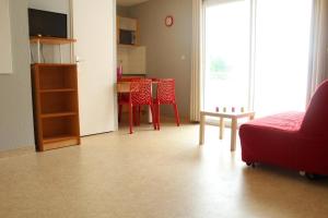 Et tv og/eller underholdning på Appt 2 pièces LA ROCHELLE - LR030-C115