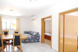 Posedenie v ubytovaní Apartments Mikulan Nara