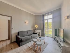 Μια τηλεόραση ή/και κέντρο ψυχαγωγίας στο Cannes - Charming central apartment with balcony