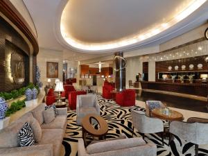 Posezení v ubytování Grand Millennium Dubai