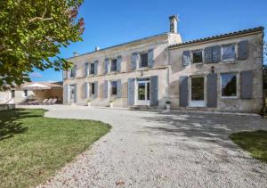 Budova, kde se vila nachází