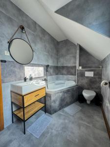 Kúpeľňa v ubytovaní Hotel Barbakan