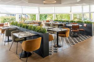 Restaurace v ubytování Le Carline, Sure Hotel Collection by Best Western + 29 fotografií