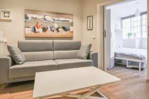 Posezení v ubytování Brisare Mar - Apartamento para 4 personas a 1 min de la playa con piscina en Marbella