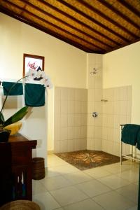 Vonios kambarys apgyvendinimo įstaigoje Villa Cantik