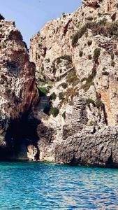 Phong cảnh thiên nhiên gần thuyền