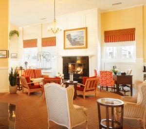 Khu vực ghế ngồi tại Coronado Beach Resort