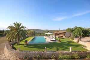 Bazén v ubytování Son Mas Vell nebo v jeho okolí