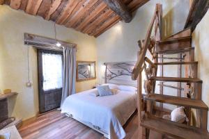 Llit o llits en una habitació de Luxury villa Colle dell'Asinello ,proprietari ,Price villa In esclusiva ed all inclusive area SPA h24 , Pool Heating 31 C , near ORVIETO