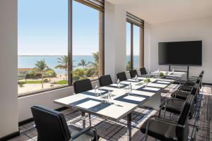 TV a/nebo společenská místnost v ubytování Royal L'azure Resort