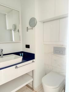 Ένα μπάνιο στο ORBI CITY ApartHotel