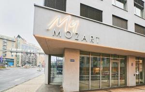 The building in which az apartmanhoteleket is located