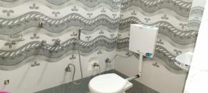 Bagno di OYO 82076 Hotel Balaji Palace