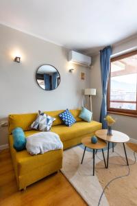 Khu vực ghế ngồi tại Modern 1 Bedroom by the Gondola