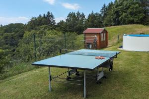 Πινγκ πονγκ στο Ferienwohnung 'auf dem Burstel' ή εκεί κοντά