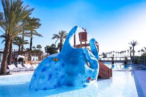 Bazén v ubytovaní HL Miraflor Suites Hotel alebo v jeho blízkosti