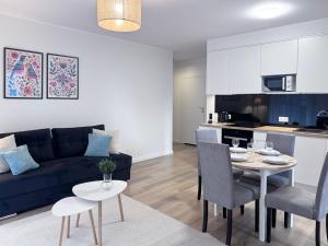 Kuchnia lub aneks kuchenny w obiekcie Apartamenty "Bastion Wałowa'' Q4Apartments