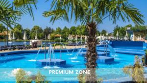 Bazén v ubytování Hungarospa Thermal Hotel nebo v jeho okolí