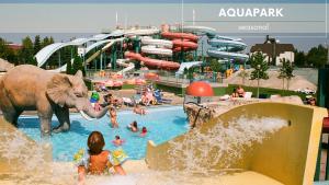 Bazén v ubytování Hungarospa Thermal Hotel nebo v jeho okolí