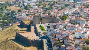 Uma vista geral de Elvas ou a vista da cidade a partir da casa de férias