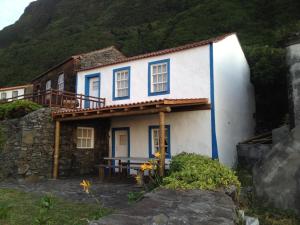 Afbeelding uit fotogalerij van Casa da Fajã - RRAL nº 635 in Fajã da Caldeira de Santo Cristo