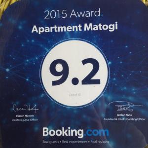 Sijil, anugerah, tanda atau dokumen lain yang dipamerkan di Apartment Matogi